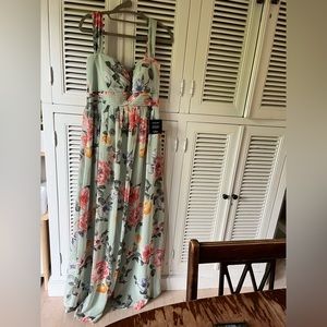 New never worn Lulu Floral wedding guest or bridesmaid dress